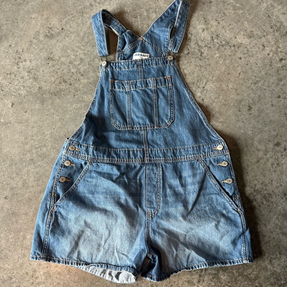 Old Navy baggy overalls.